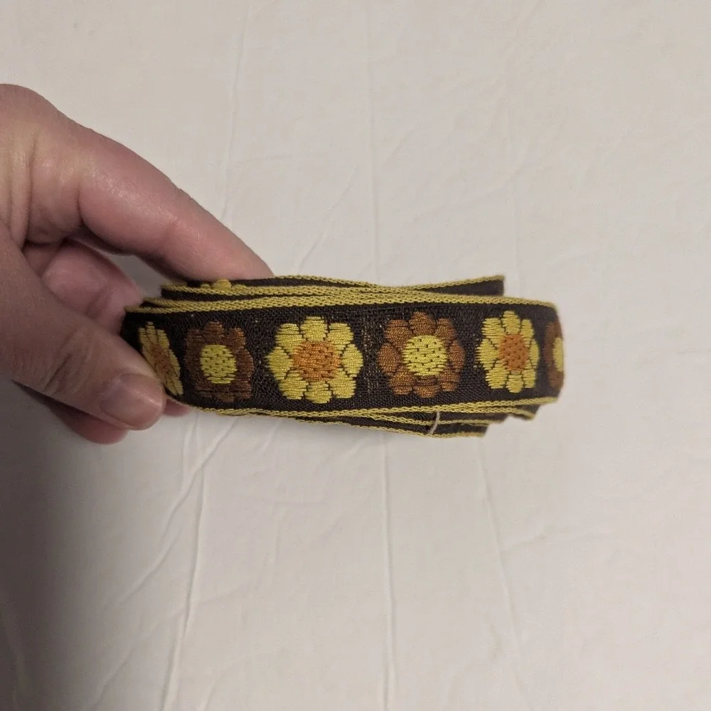 Vintage 70s Woven Jacquard Ribbon Trim Daisy Flower Boho MCM Cottage 4.8 Yards